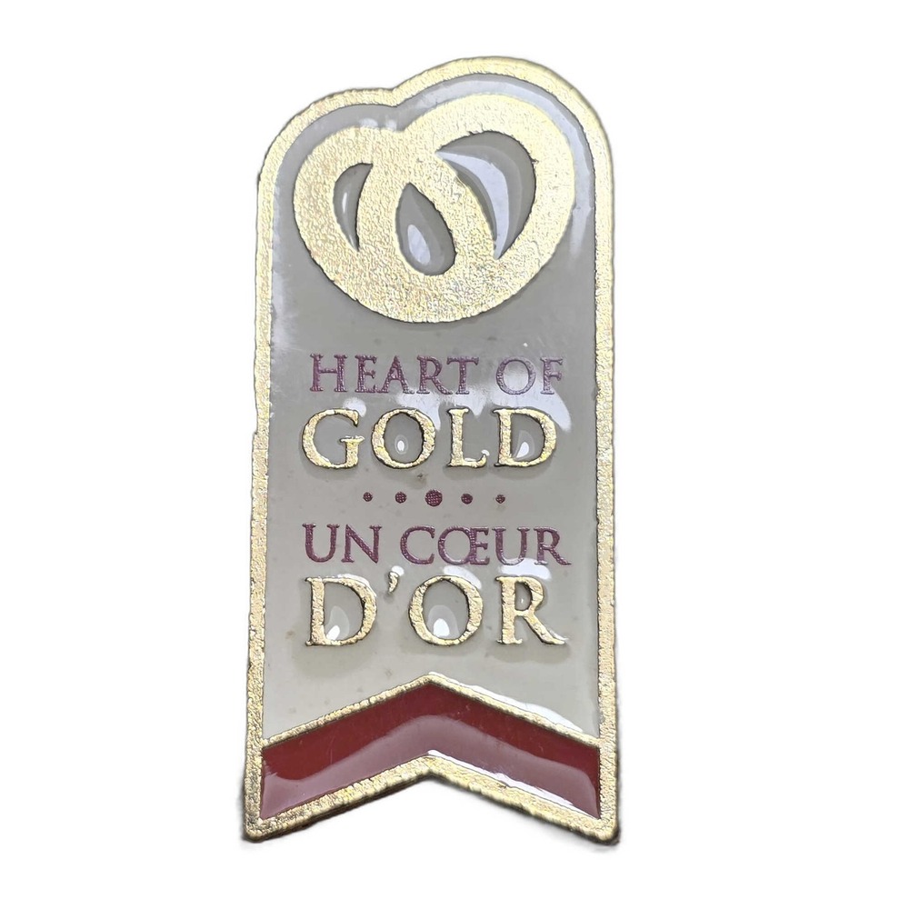 Heart Of Gold Un Coeur d'Or Canada Volunteer Souvenir Hat Vest Lapel Pin D22